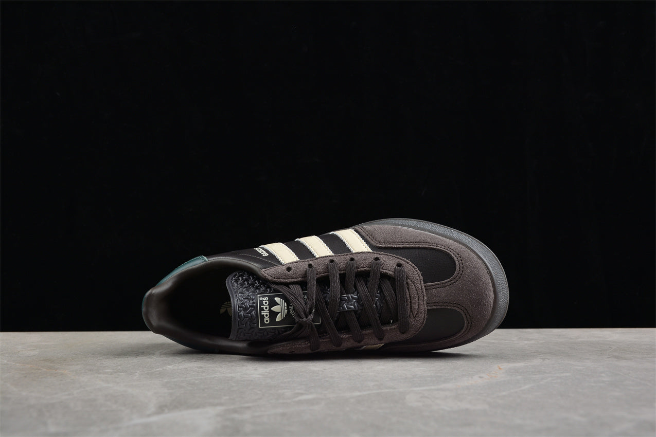 Gazelle marrom, bege e verde