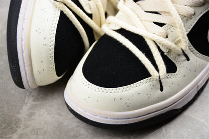 Dunk Low branco osso, preto e rosa