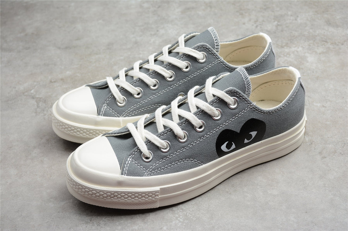 Comme des Garçons Play Chuck 70 Low Plataforma cinzento