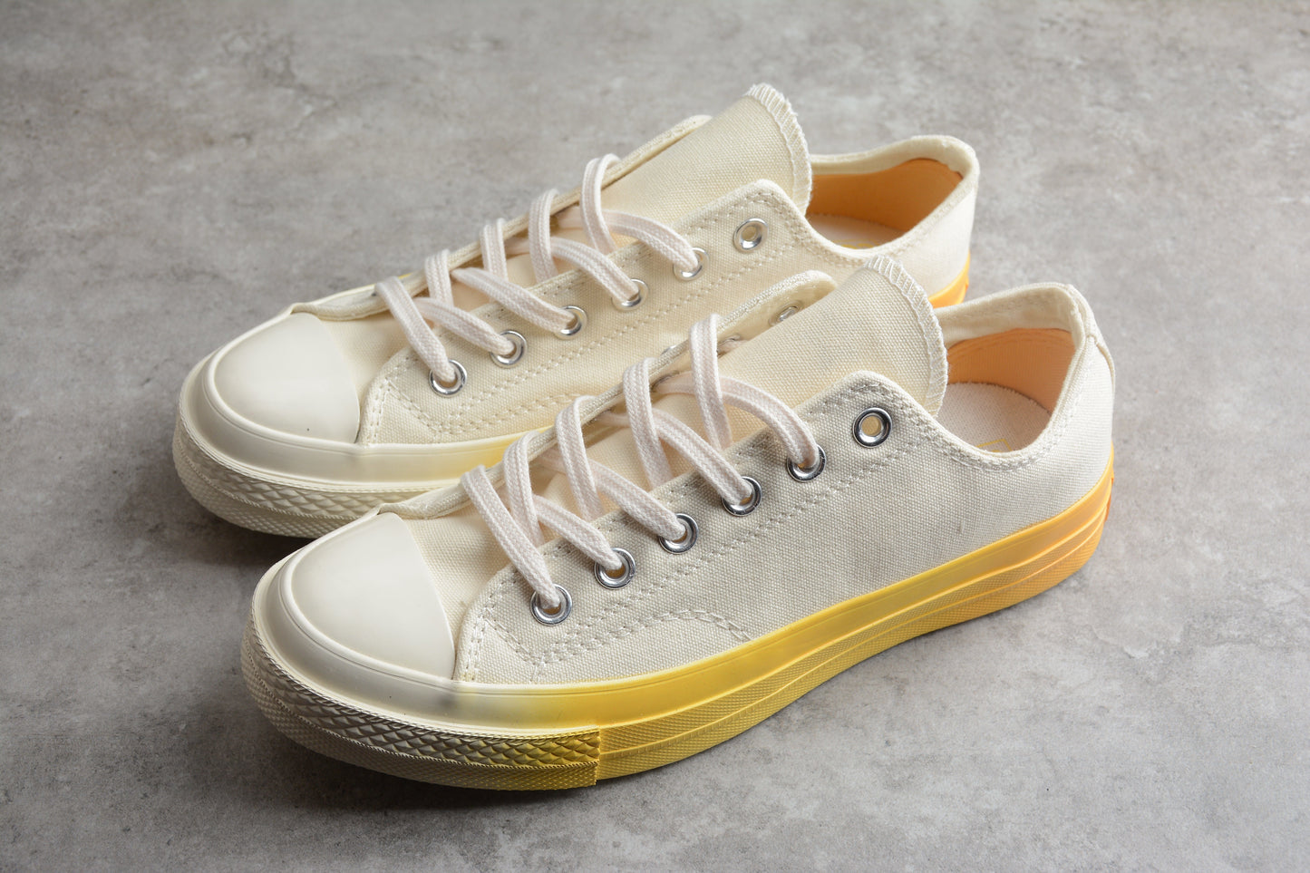 Chuck 70 Low bege e amarelo