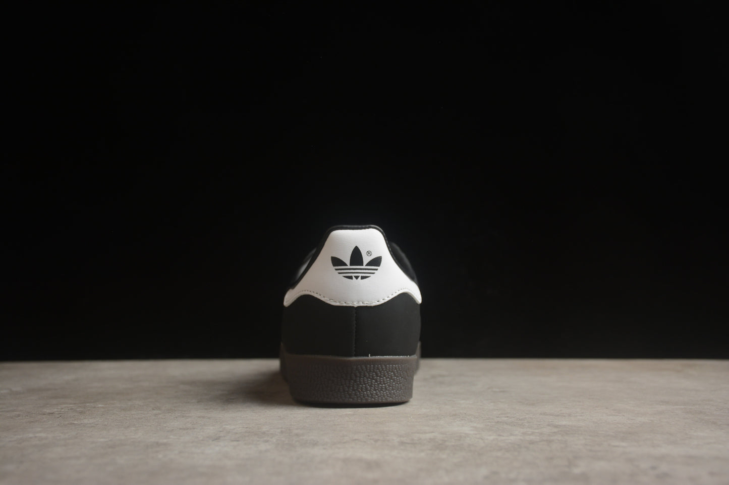 Gazelle preto e branco