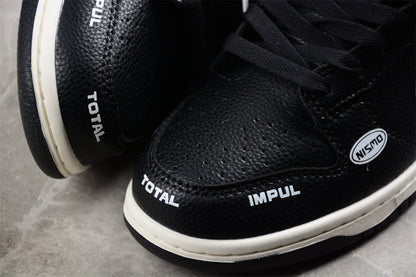 Dunk Low “Calsonic Nissan Impul” preto e branco