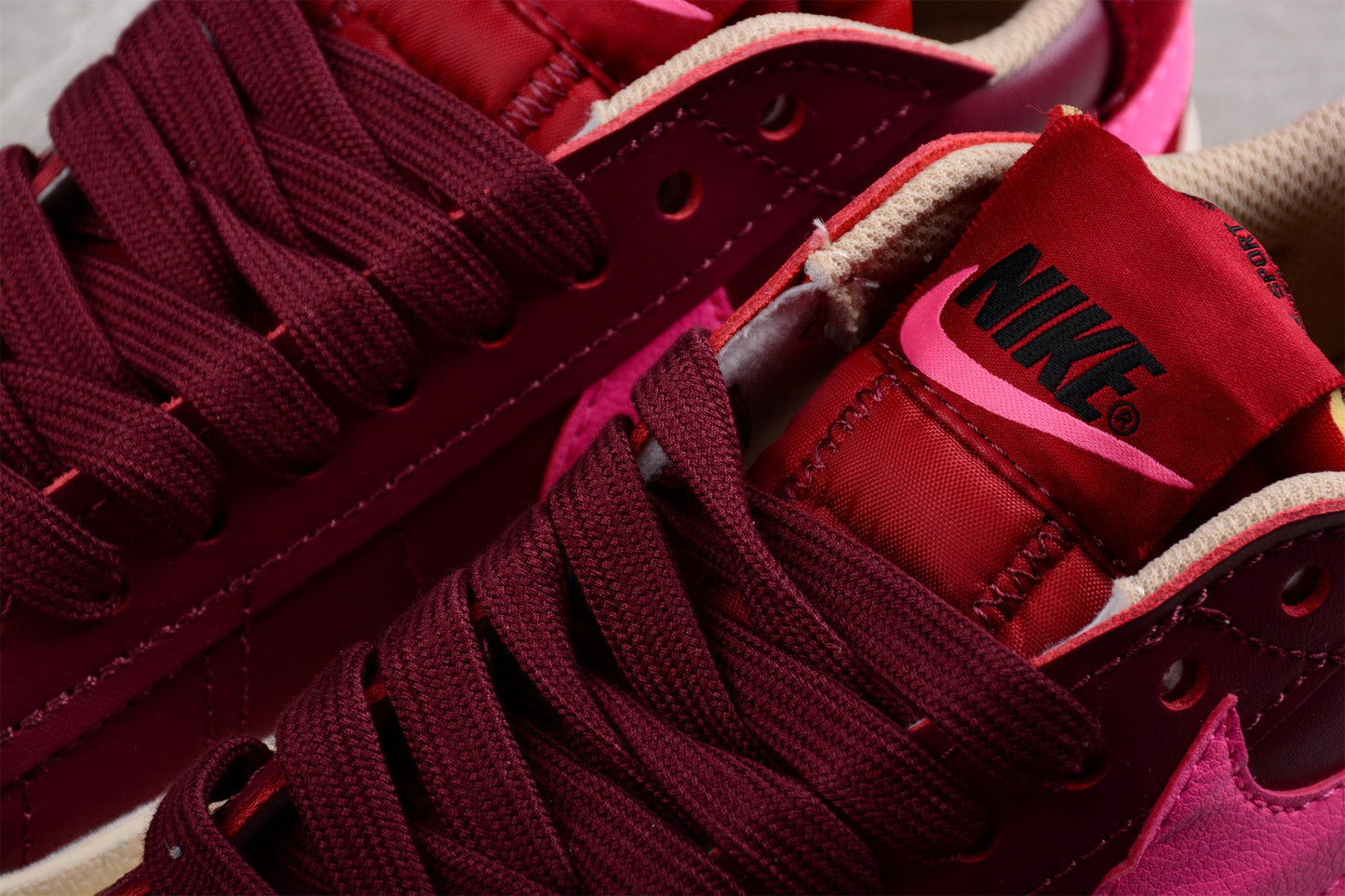 Blazer Low ’77 vermelho e rosa