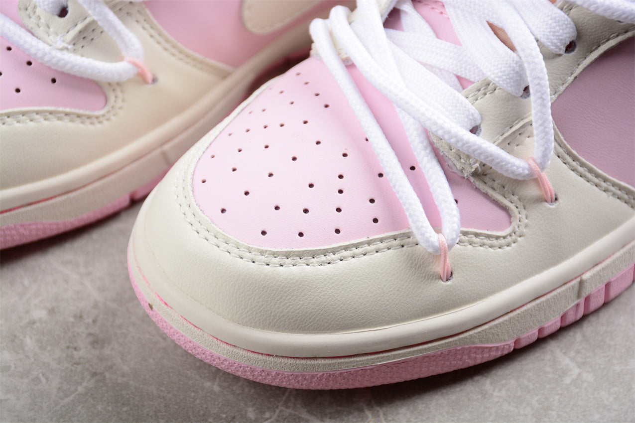 Dunk Low branco e rosa pastel