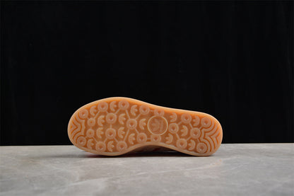 Gazelle vermelho e bege