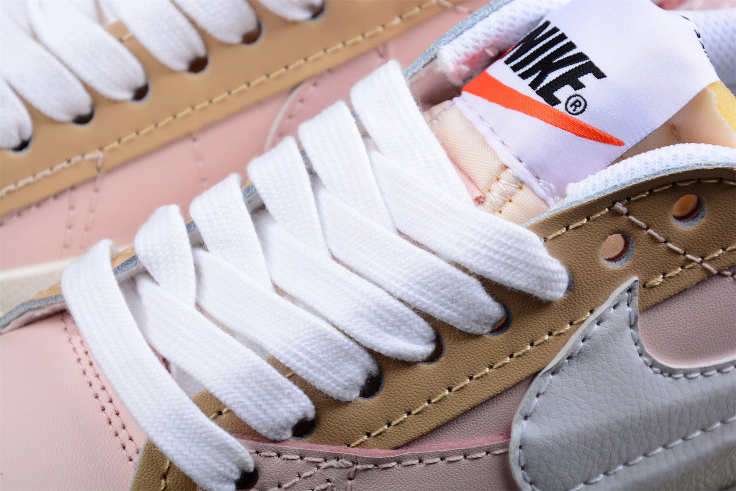 Blazer Low ’77 rosa, bege e branco