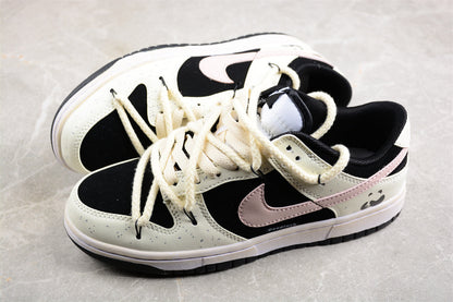 Dunk Low branco osso, preto e rosa
