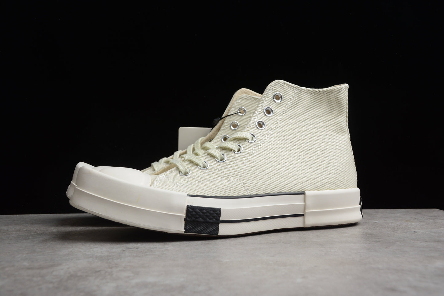 Chuck 70 Plus HI branco e preto