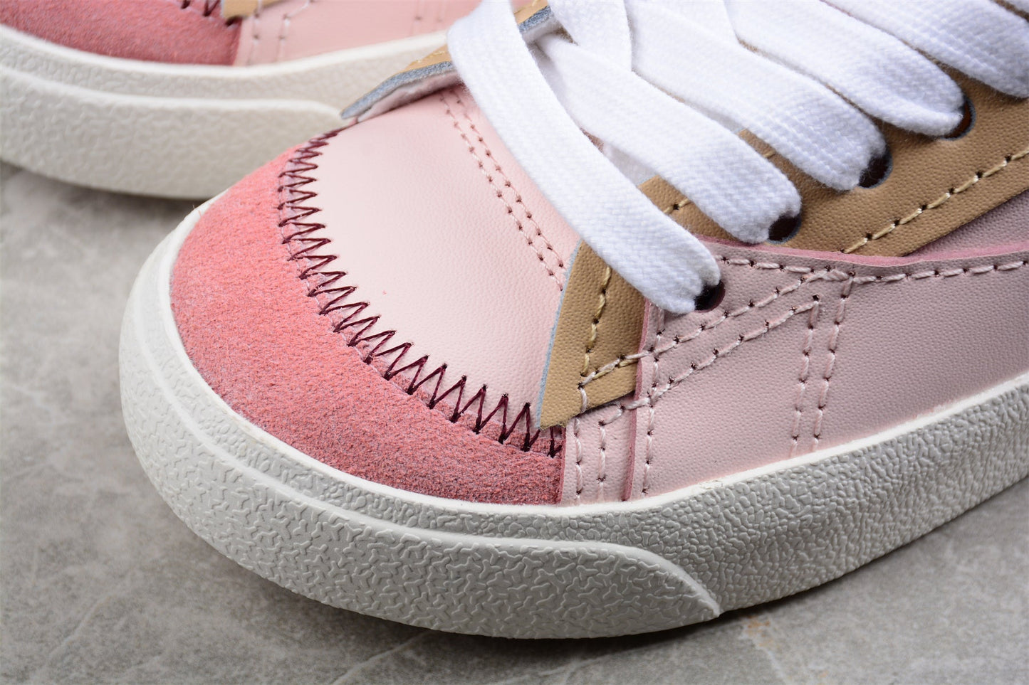 Blazer Low ’77 rosa, bege e branco