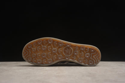 Gazelle bege e azul-marinho