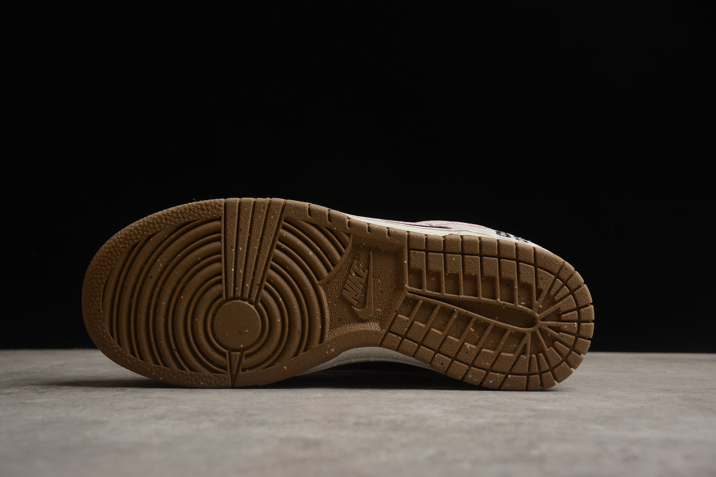 Dunk Low “85” gris, negro y rojo