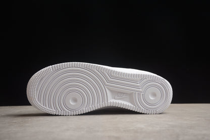 Air Force 1 07 LX branco