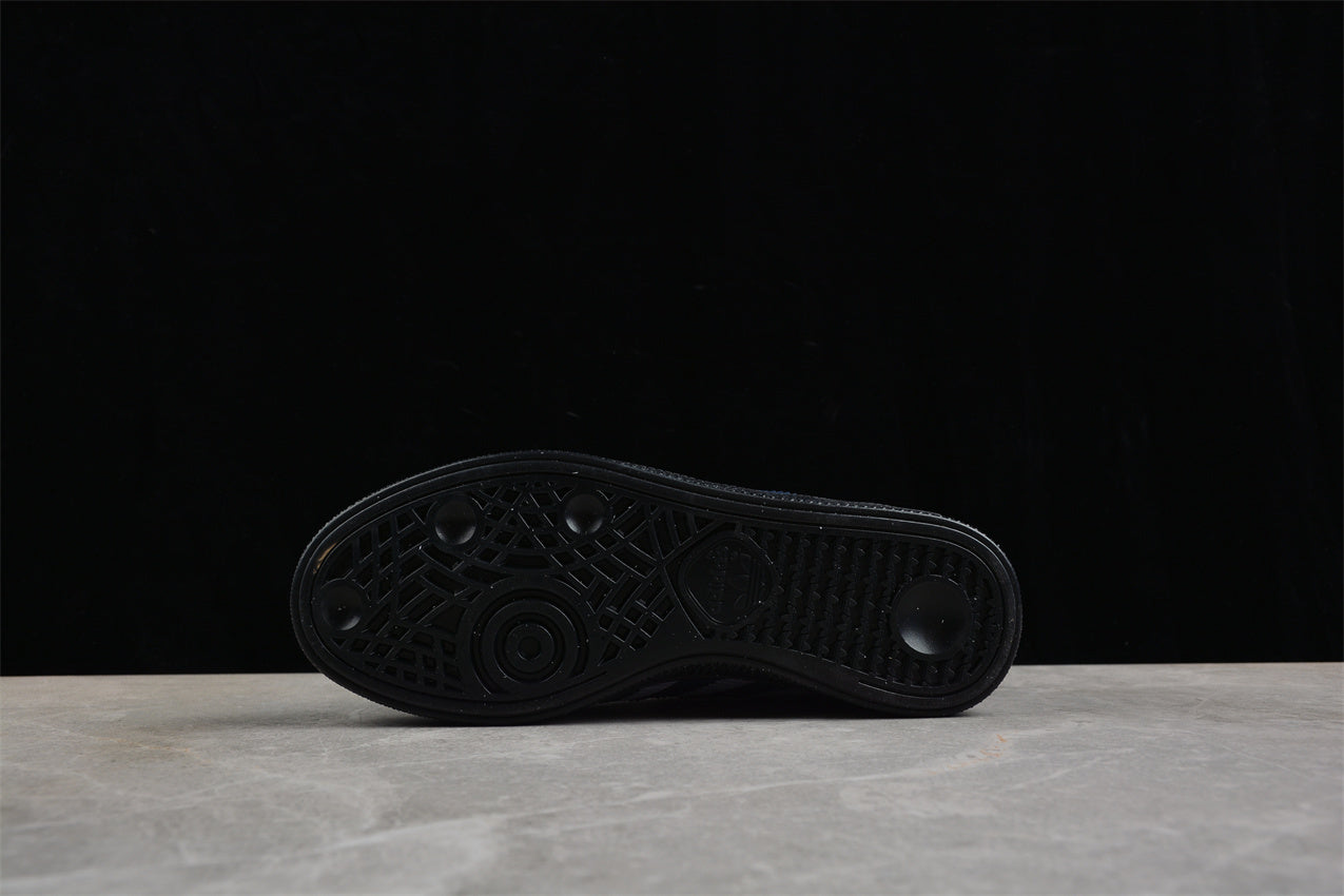 SNS GT II cinza médio e azul-marinho