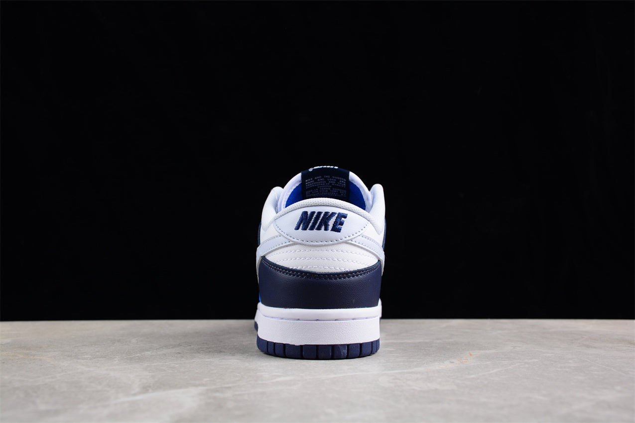 Dunk Low azul e branco