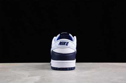 Dunk Low azul e branco