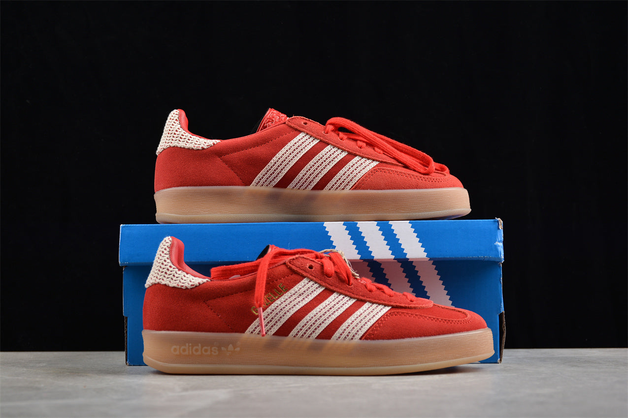 Gazelle vermelho e bege