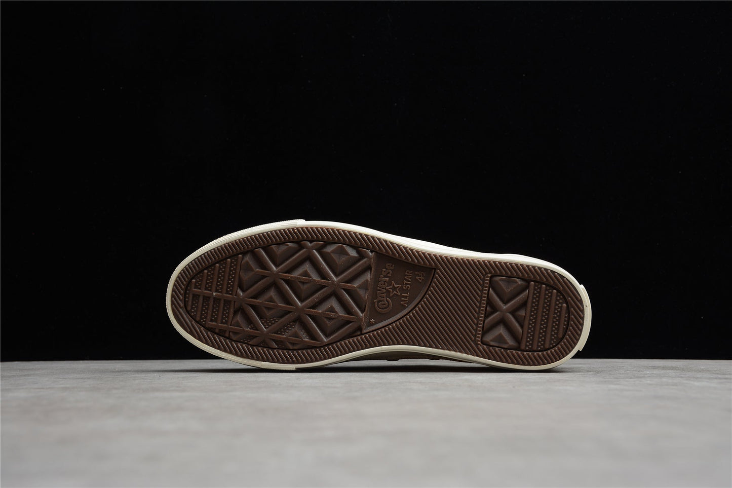 Chuck Taylor All Star Rainbow Plataforma Low branco e creme