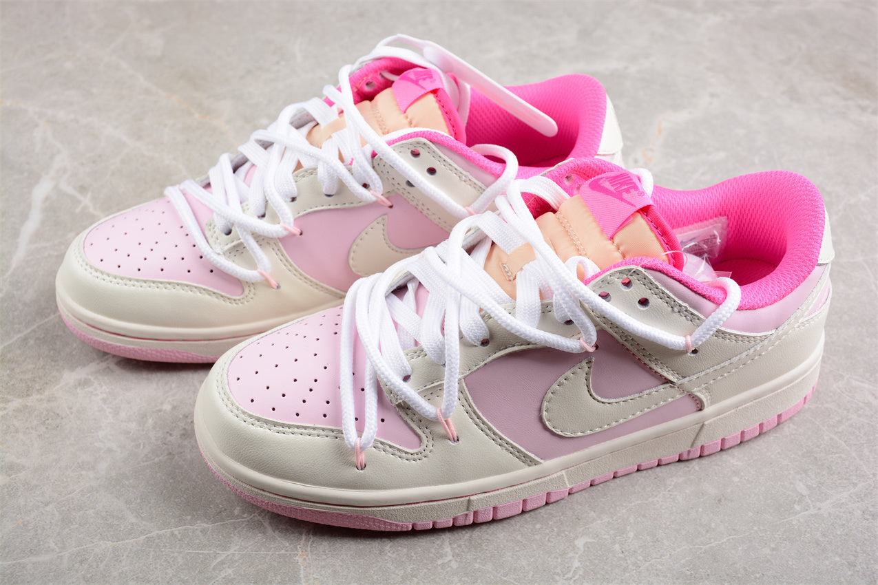 Dunk Low branco e rosa pastel