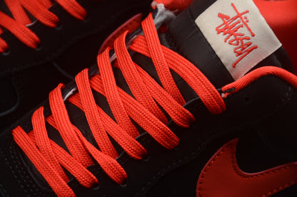 Air Force 1 Low preto e vermelho