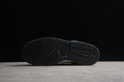 Dunk Low cinza e off-noir