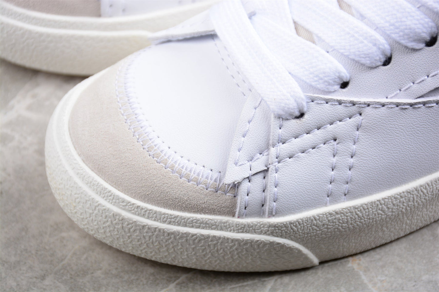 Blazer Low ’77 branco e rosa