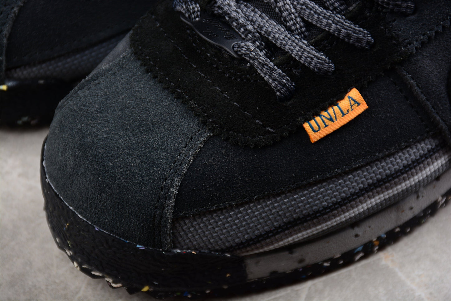 Cortez x Union LA preto e cinzento claro