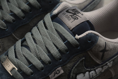 Air Force 1 Low Happy Drip / Camurça cinza