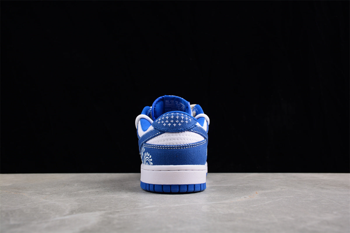 Dunk Low azul e branco