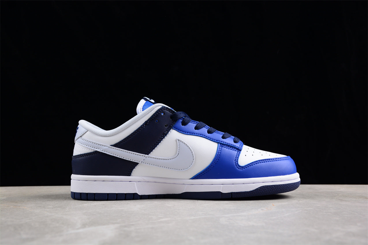 Dunk Low azul e branco