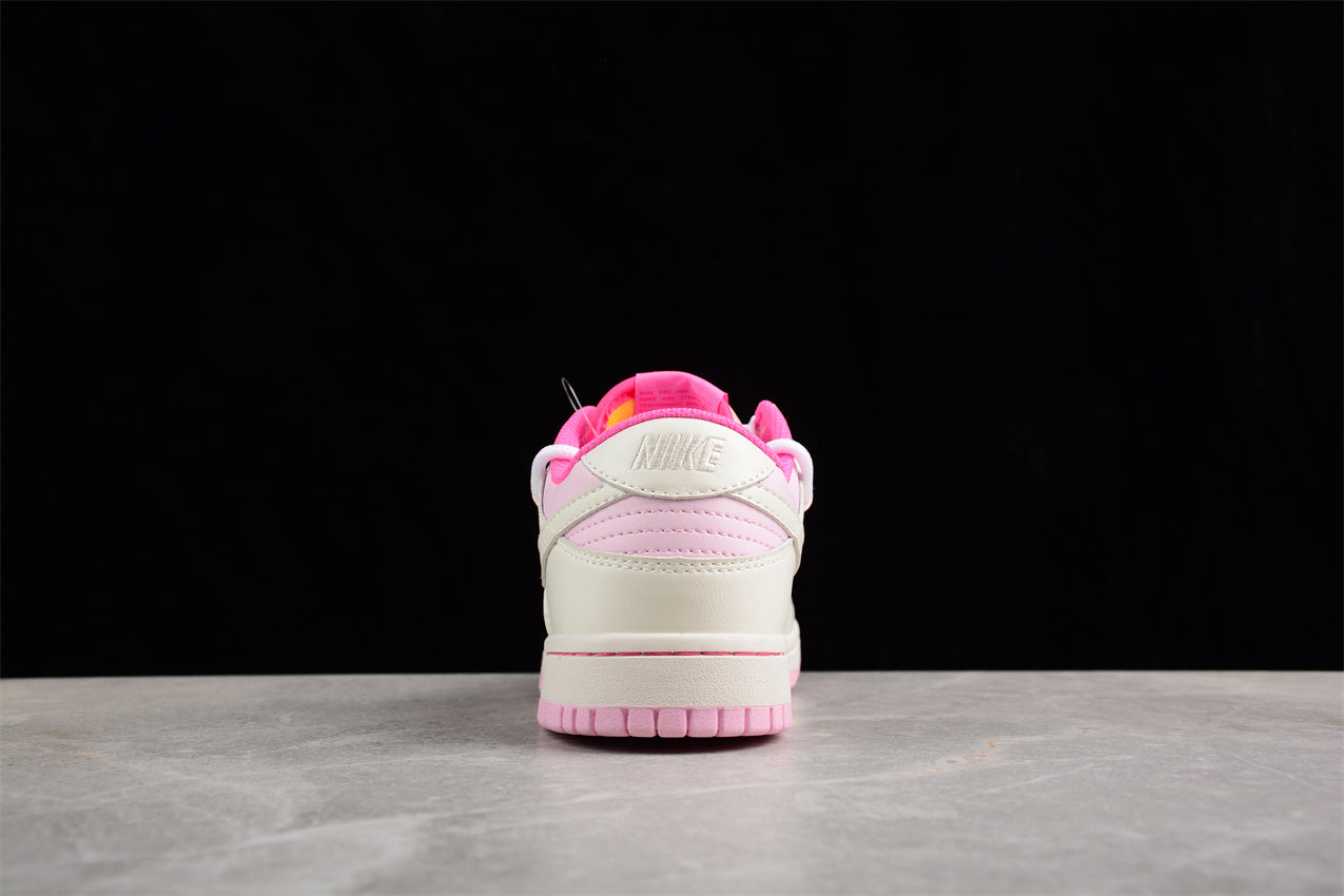 Dunk Low branco e rosa pastel