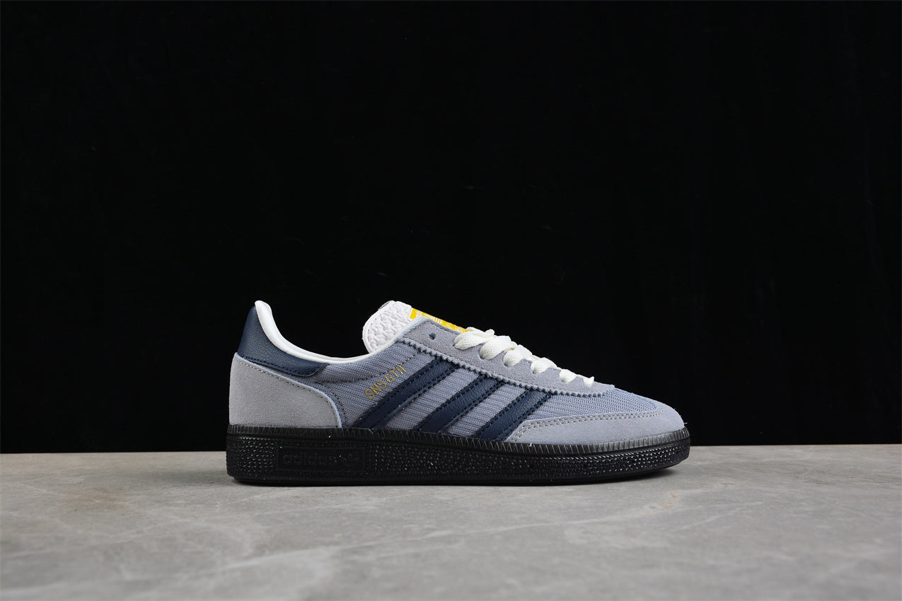 SNS GT II cinza médio e azul-marinho