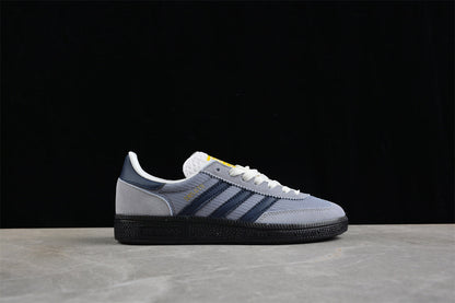 SNS GT II cinza médio e azul-marinho