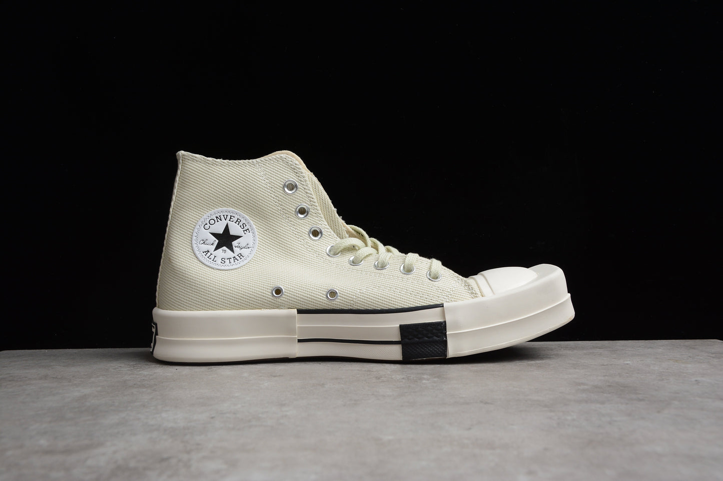 Chuck 70 Plus HI branco e preto