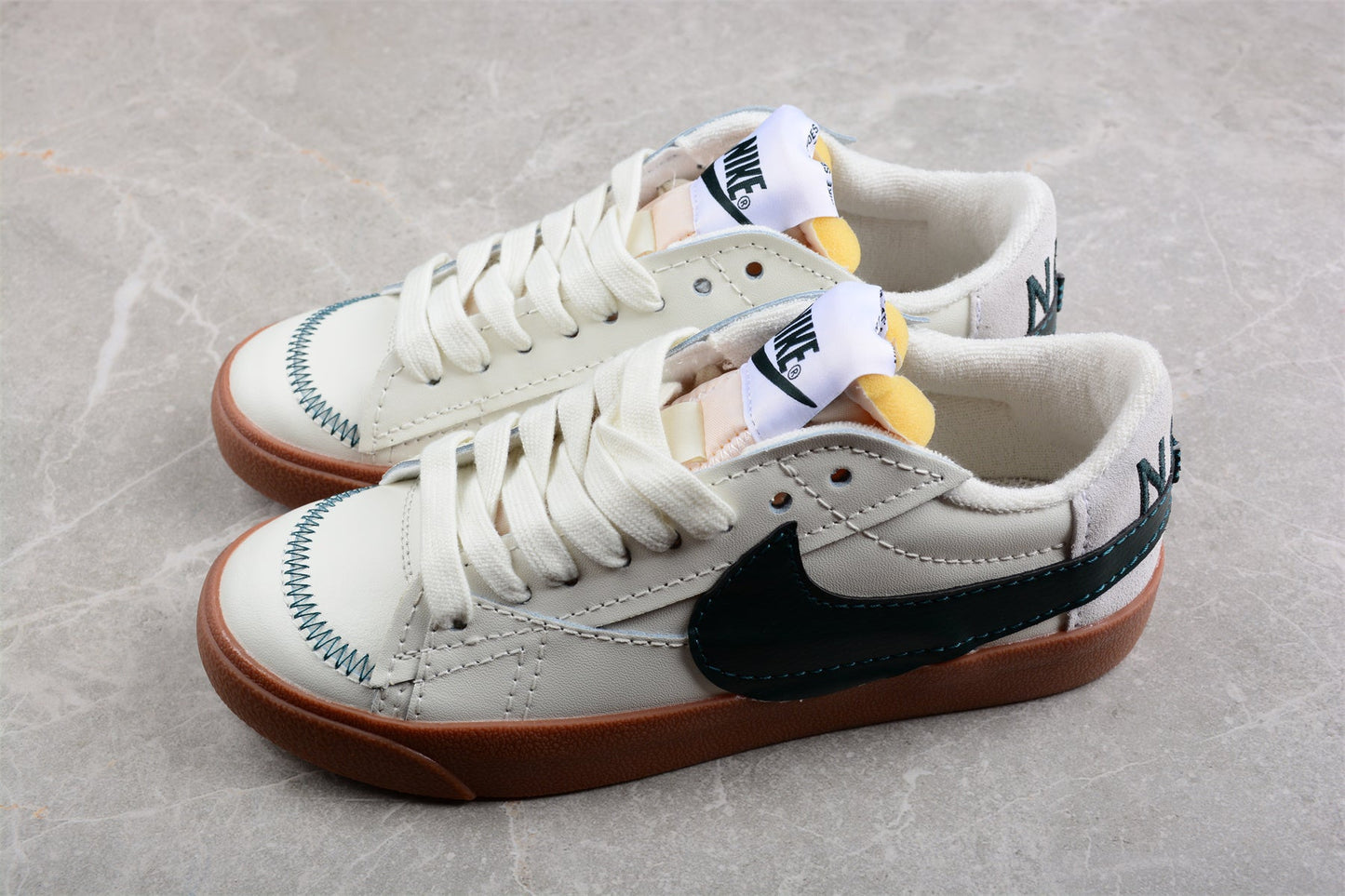 Blazer Low ’77 branco e preto