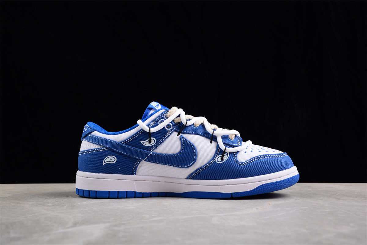 Dunk Low azul e branco