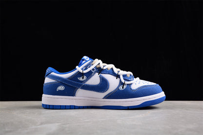 Dunk Low azul e branco