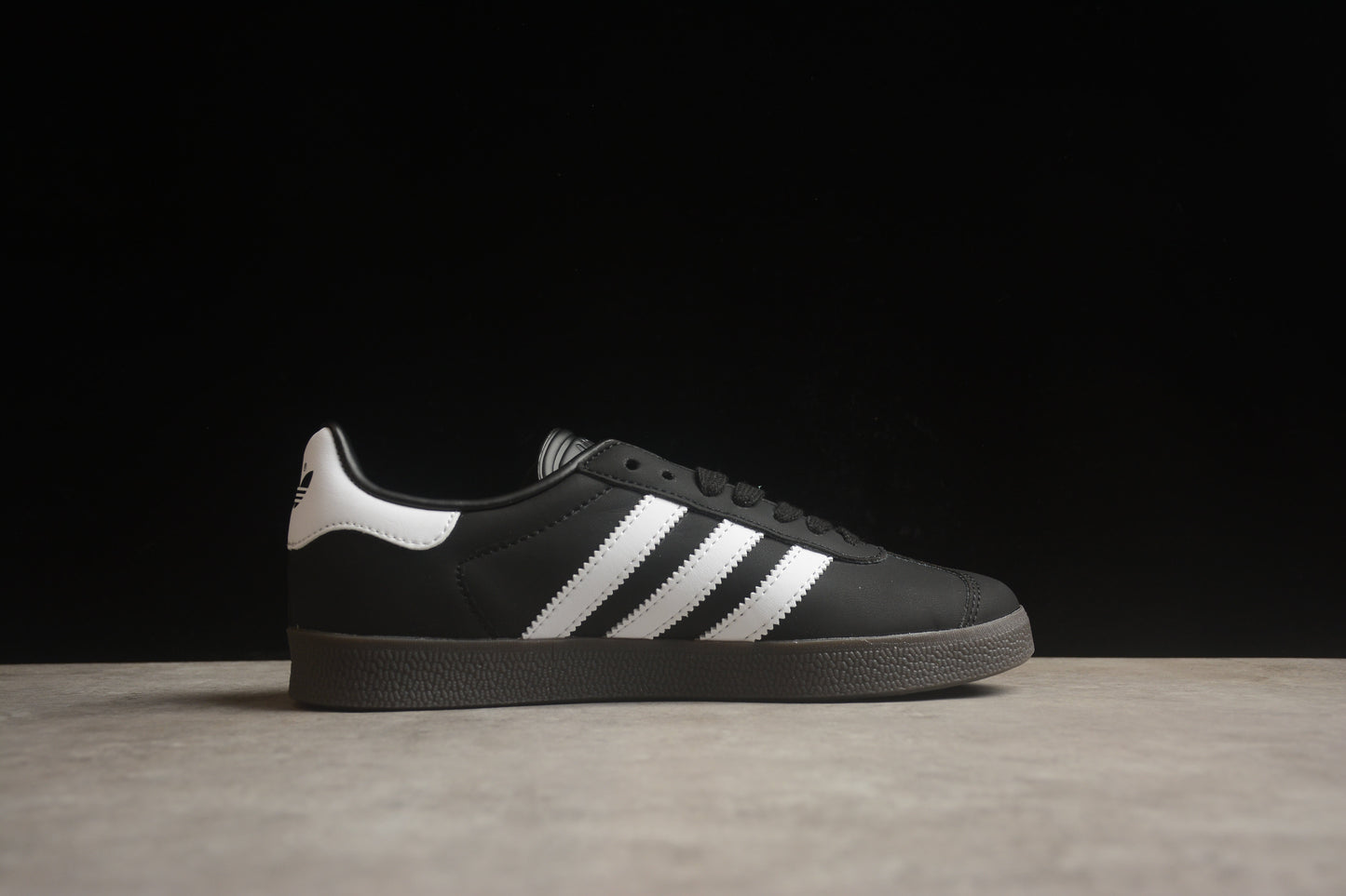 Gazelle preto e branco