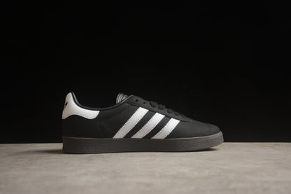 Gazelle preto e branco
