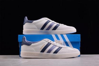 Gazelle branco e azul-marinho