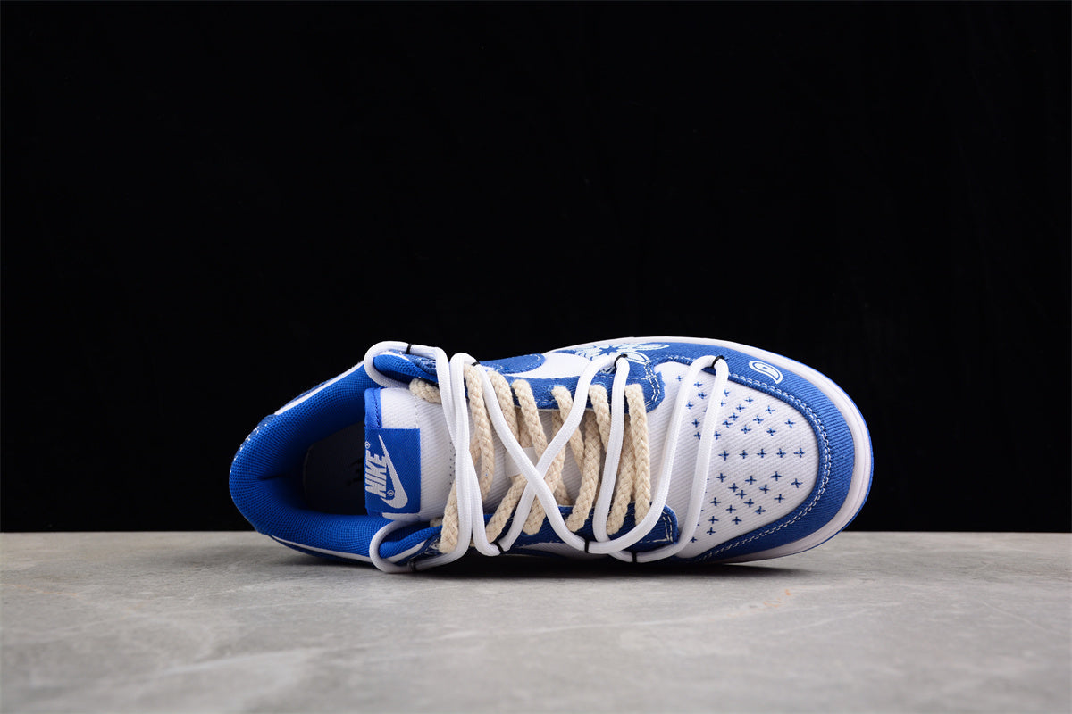 Dunk Low azul e branco