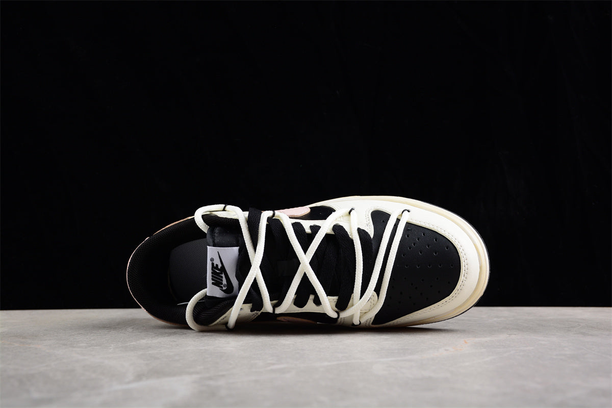 Dunk Low preto, creme e rosa pastel