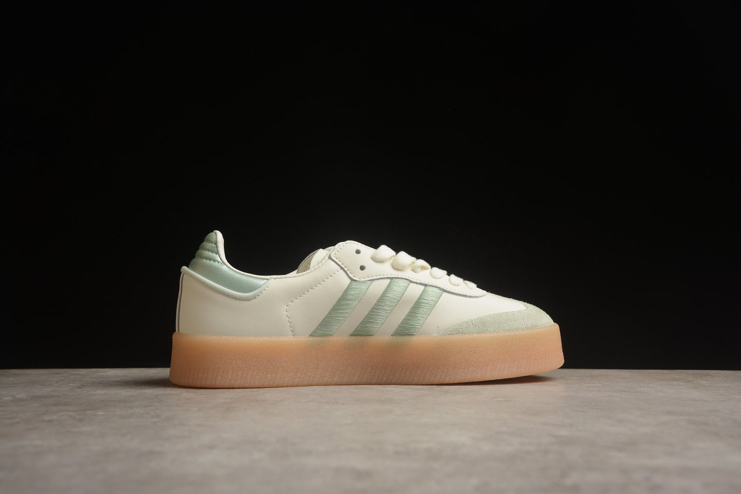 Sambae W plataforma beige claro y verde menta