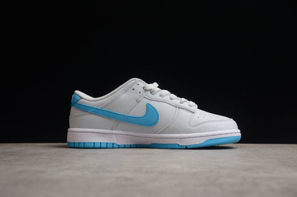 Dunk Low branco e azul celeste