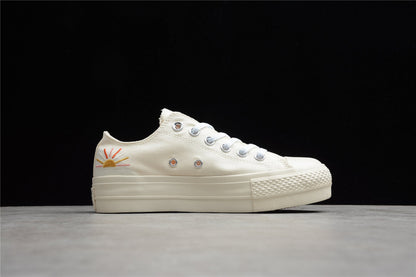 Chuck Taylor All Star Rainbow Plataforma Low branco e creme