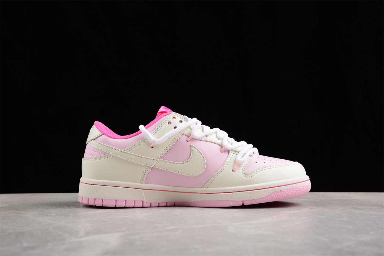 Dunk Low branco e rosa pastel