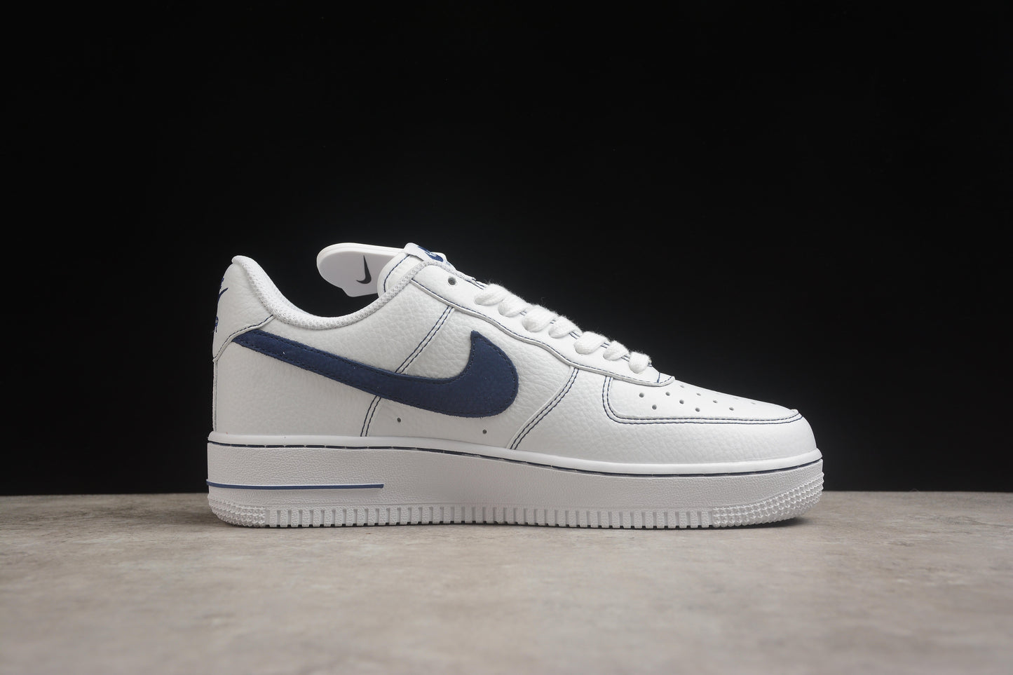 Air Force 1 low branco e azul