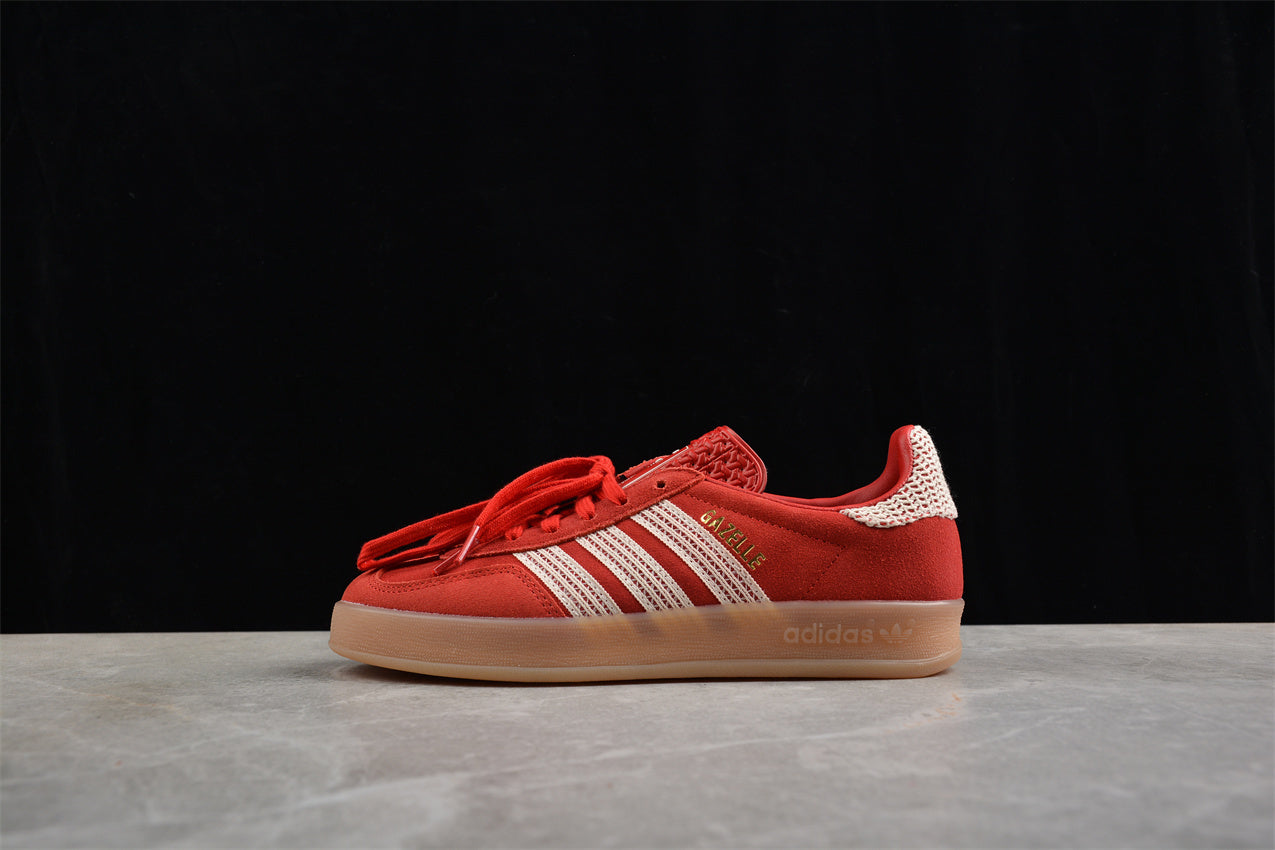 Gazelle vermelho e bege