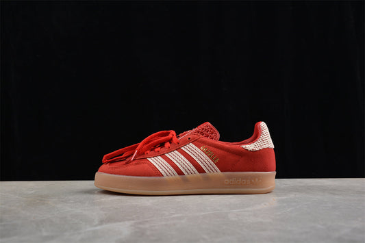 Gazelle vermelho e bege