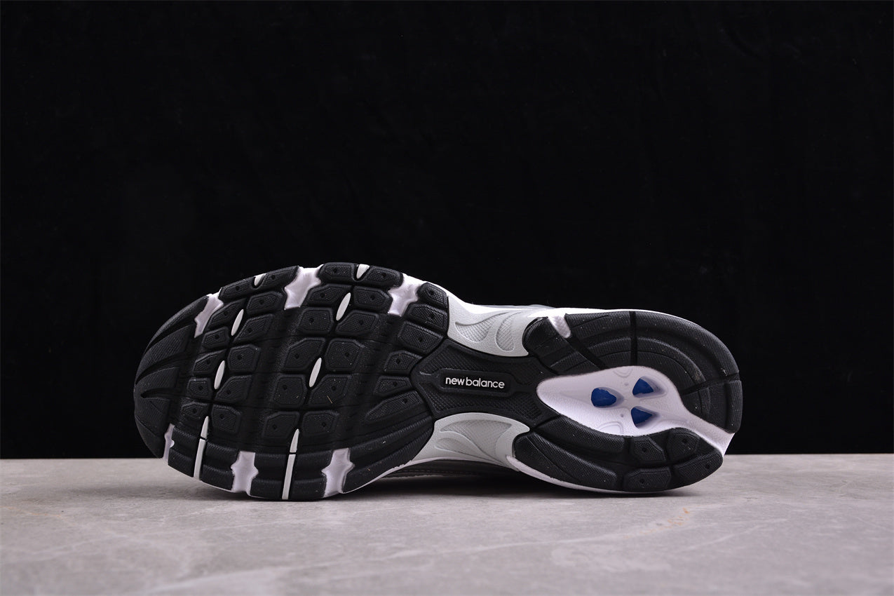 NB 530 prateado e azul