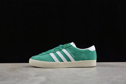 Sporty & Rich verde-claro e branco